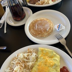 Donald's Servateria - Spanish omelette with hash brown, big boy platter and a side of hot cakes!