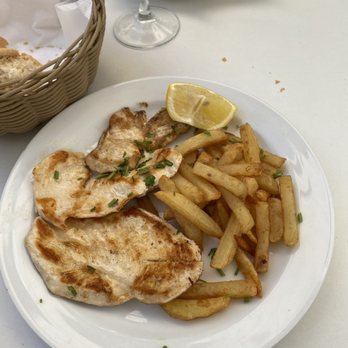Los Muellitos - Grilled chicken with French fries - Tapas/Small Plates Near Me - Las Palmas, GC