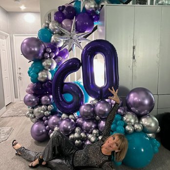 Bear Party Essentials - Balloon stairwell - Balloon Services Near Me