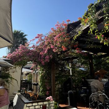 LOQUITA - Updated July 2024 - 3078 Photos & 1411 Reviews - 202 State St