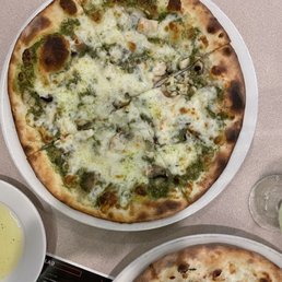 The mom & pop pizza This one is the winner ! The mom & pop pizza This one is the winner !