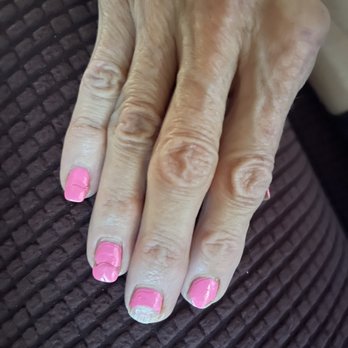 E Nails - Dark ridges are old polish Kelly didn't remove - Nail Salons Near Me - Weatherford, Texas