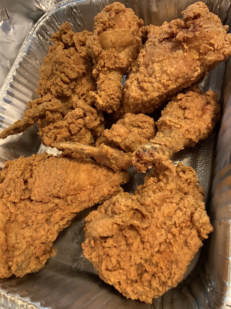 Saroki's Crispy Chicken and Pizza, Michigan Roadtrippers