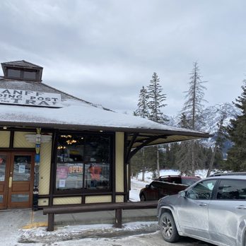 Banff Indian Trading Post - Front of the store - Arts & Crafts Near Me - Banff, Alberta Banff Indian Trading Post - Front of the store - Arts & Crafts Near Me - Banff, Alberta