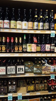 MOM's Organic Market by null