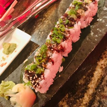 Red Lantern Restaurant & Lounge - Sushi Bars Near Me - Mashantucket, Connecticut