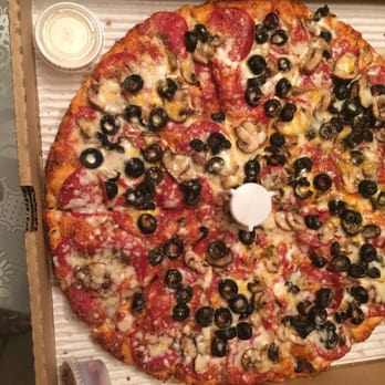 Uncle Tony's - Thin crust, delicious - Italian Near Me - Valley Glen, California Uncle Tony's - Thin crust, delicious - Italian Near Me - Valley Glen, California