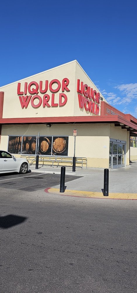 Liquor World Logo