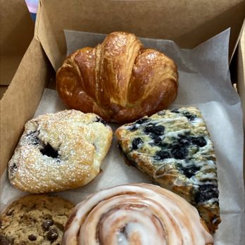 Dudley's Bakery - Delis Near Me - Santa Ysabel, California