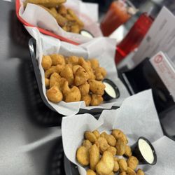 Goose's Bar & Grill - Fried Pickles, Cauliflower, and Jalapeño Bottle Caps