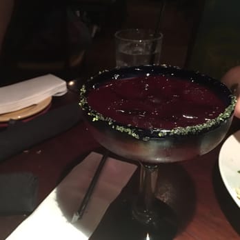 Bahama Breeze - Make sure you ask for "light ice" to prevent getting ripped off! - Bars Near Me - Miami, Florida