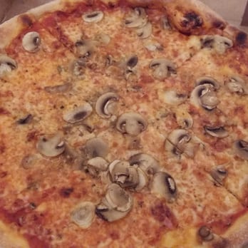 Pierro - Pizza Champion (29cm) - Italian Near Me - Hamburg, HH