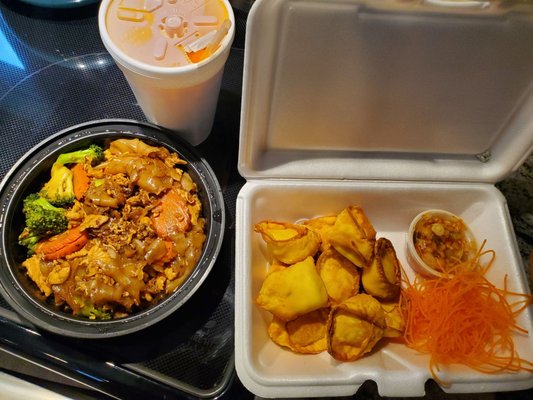 Golden Buddha Thai Takeout Delivery 216 Photos 195 Reviews Thai 985 Main St Fishkill Ny Restaurant Reviews Phone Number Yelp
