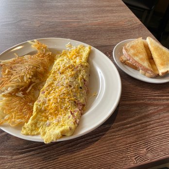 Lone Star Cafe - Ham and Cheese Omelet - Breakfast & Brunch Near Me - Arlington, Texas