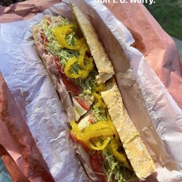Ham, mozzarella, lettuce, tomato, oil and vinegar (#5)