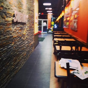 Subway - empty tables and benches in a restaurant - Sandwiches Near Me - Lawrence, Massachusetts