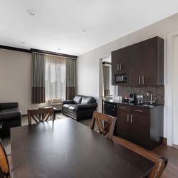Aura Hotel