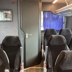 Quick's Bus