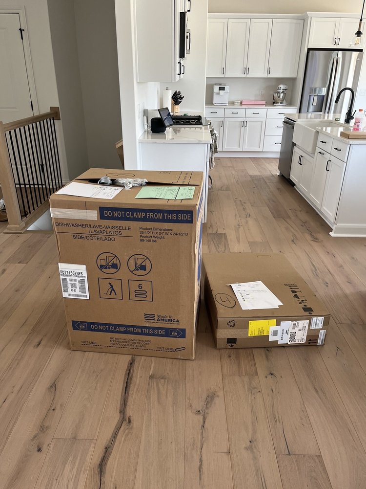 CUSTOM DISTRIBUTORS Updated October 2024 19 Photos & 15 Reviews