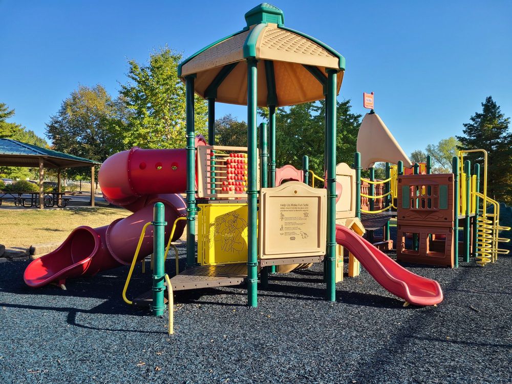 LISTOWEL PARK Updated October 2024 15 Photos 12037 W 71st St