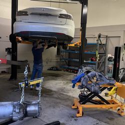 Energized-EV - Large drive unit removal for rebuild.