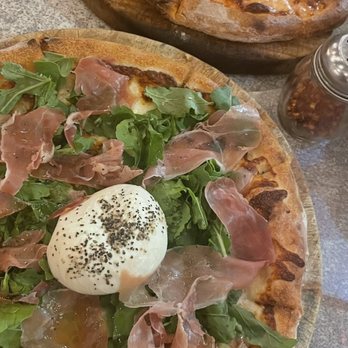 Trattoría Toscana - Prosciutto Burrata Pizza - Pizza Near Me - Bahía de Banderas, NAY Trattoría Toscana - Prosciutto Burrata Pizza - Pizza Near Me - Bahía de Banderas, NAY