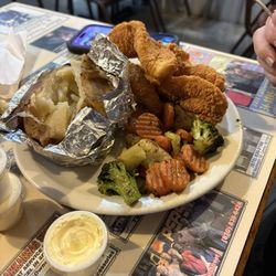 White House Cafe - Fried fish plate
