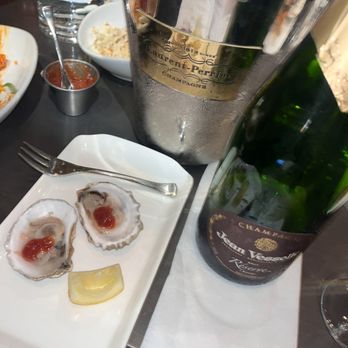 Pops for Champagne - Oysters Champagne - Wine Bars Near Me - Chicago, Illinois