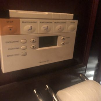 Harbour 60 - THEIR TOILETS COME WITH HIGH TECH FEATURES: like seat warming, dryer, water spray (front/rear cleaning) etc VERY INTERESTING FEATURE TO TRY - Steakhouses Near Me - Toronto, Ontario