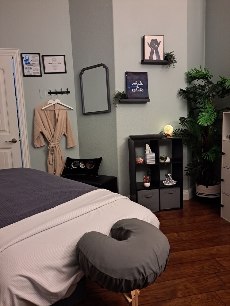 ONYX MASSAGE & BODYWORK Updated August 2024 Request an Appointment