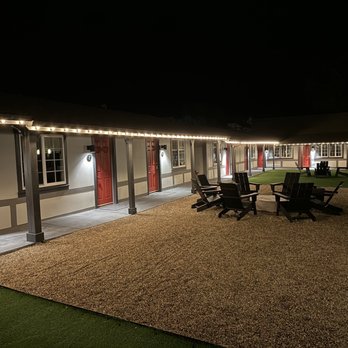 Viking Inn - Courtyard/social area outside the rooms. - Hotels Near Me - Solvang, California Viking Inn - Courtyard/social area outside the rooms. - Hotels Near Me - Solvang, California