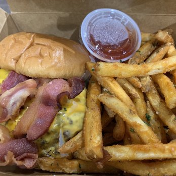 Tavern 157 - Bacon underdone, fries soggy - Lounges Near Me - Flushing, New York Tavern 157 - Bacon underdone, fries soggy - Lounges Near Me - Flushing, New York