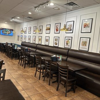 Pho Cong Ly - Inside - Vietnamese Near Me - Annandale, Virginia Pho Cong Ly - Inside - Vietnamese Near Me - Annandale, Virginia