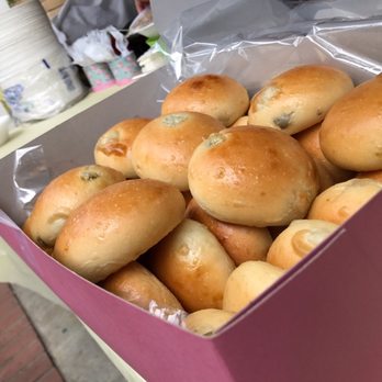 La Corona Bakery - Jalapeño rolls, good for pulled pork sliders and burgers - Bakeries Near Me - Norwalk, California La Corona Bakery - Jalapeño rolls, good for pulled pork sliders and burgers - Bakeries Near Me - Norwalk, California