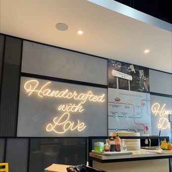 Honeymoon Dessert - Inside - Desserts Near Me - Toronto, Ontario