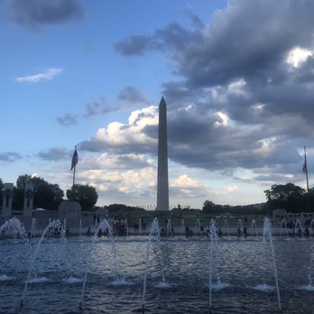 World War II Memorial - The World War II Memorial, with a view of the Washington monument. - Landmarks & Historical Buildings Near Me - Washington, DC, District of Columbia