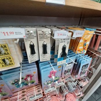 Miniso - Charge 3 phones at once - Accessories Near Me - San Francisco, California