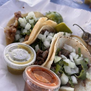 Garnachas Rivera - 2 asada tacos, 1 tripa taco - Food Trucks Near Me - Carrboro, North Carolina Garnachas Rivera - 2 asada tacos, 1 tripa taco - Food Trucks Near Me - Carrboro, North Carolina