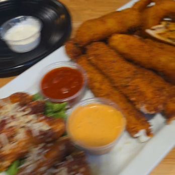 Ropers Lounge - Sampler - Tacos Near Me - Oak Hills, California