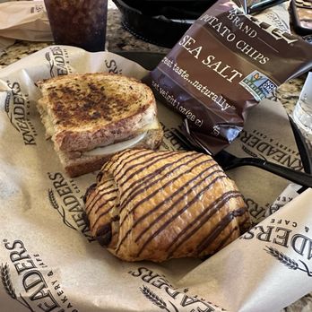 Kneaders Bakery & Cafe - Cafes Near Me - Parker, Colorado