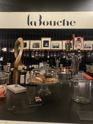 La Bouche by null