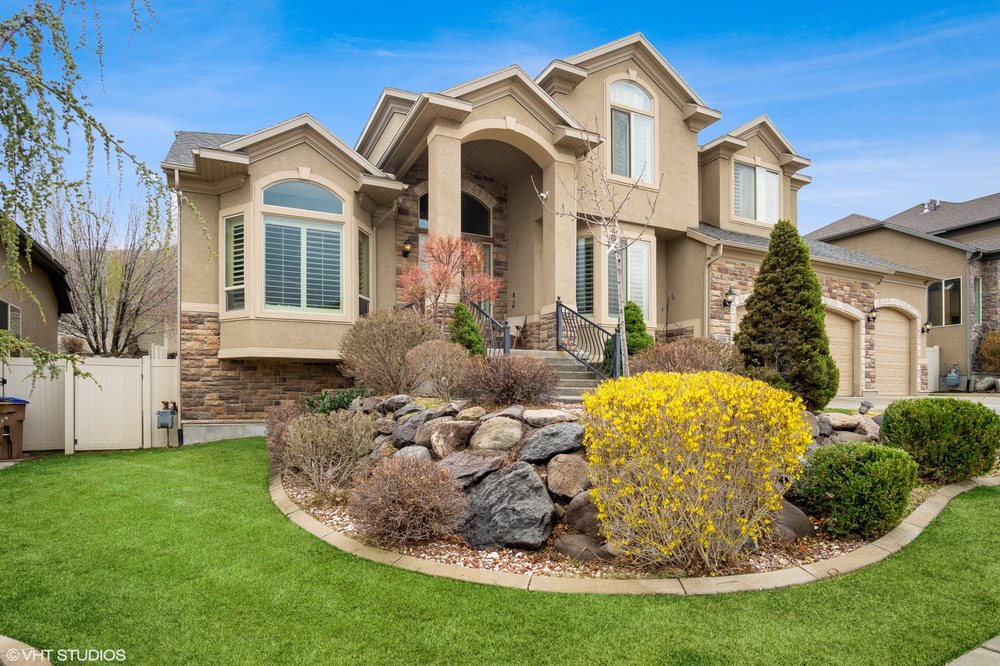 THE SADDLER REAL ESTATE GROUP Contact Agent 18 Photos 272 East