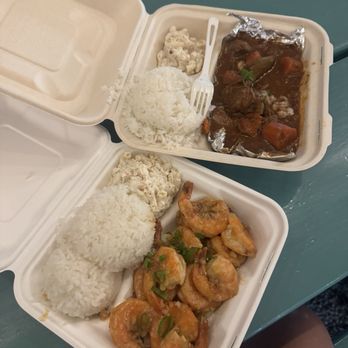 Geste Shrimp Truck - Bottom plate is Geste shrimps - Food Trucks Near Me - Kahului, Hawaii