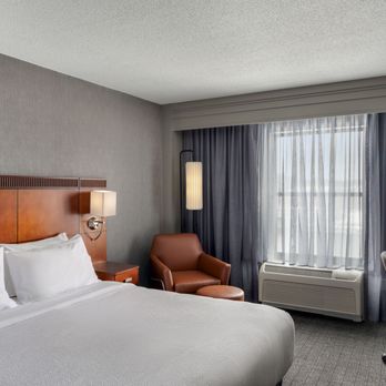 Courtyard by Marriott Hamilton - Guest Room - Hotels Near Me - Hamilton, Ohio Courtyard by Marriott Hamilton - Guest Room - Hotels Near Me - Hamilton, Ohio