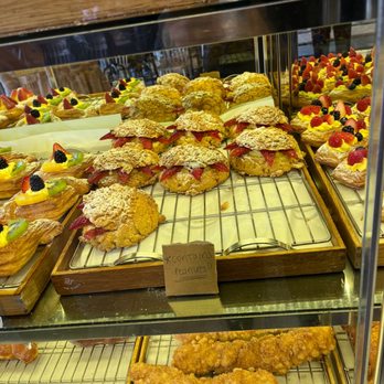 Paris Baguette - Coffee & Tea Near Me - Irvine, California