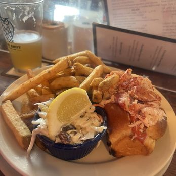 Boston Sail Loft - New England Lobster Roll - Bars Near Me - Boston, Massachusetts