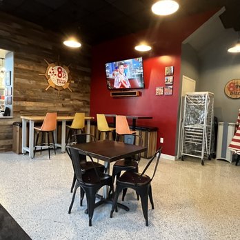 8th Street Pizza - Interior - Pizza Near Me - New Albany, Indiana 8th Street Pizza - Interior - Pizza Near Me - New Albany, Indiana
