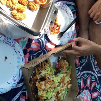 Mo's Pub - Blt thin crust pizza and boneless wings. - Pizza Near Me - Escanaba, Michigan