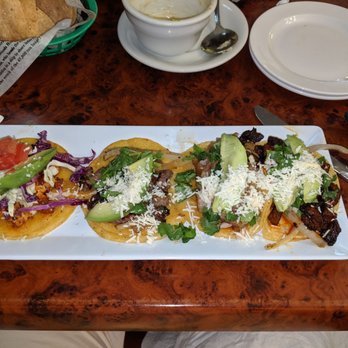 Oli's Kitchen Bar & Grill - St tacos - Mexican Near Me - Marble Falls, Texas