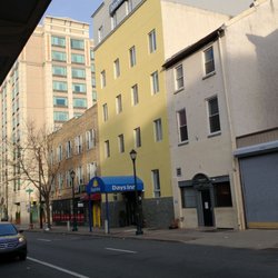Days Inn by Wyndham Philadelphia Convention Center - Front door